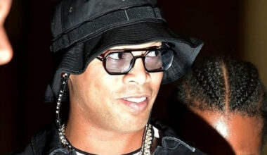 De necrezut! Ce au putut să-i propună oamenii marelui Ronaldinho unui fotograf român. Imaginile surprinse la Iași