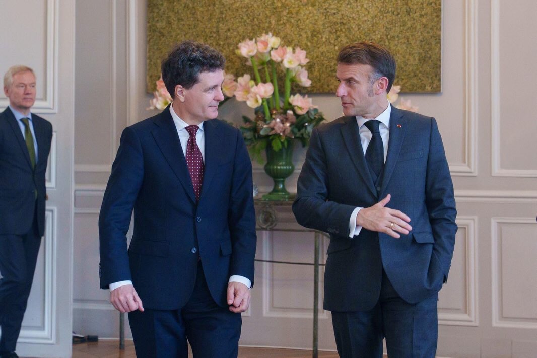 Nicușor Dan s-a întors de la Paris cu mâna goală?