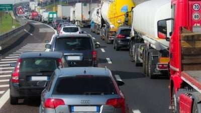 O mare companie de ride-sharing este acuzată că a acceptat șoferi cu cazier, inclusiv pentru jaf și viol. Ce element de siguranță ar fi luat în calcul angajatorul