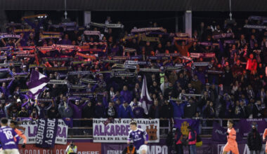 pe margine, un antrenor de 28 de ani!