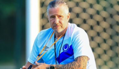 Laurențiu Reghecampf a rămas fără 10 jucători și a suferit prima înfrângere în campionat