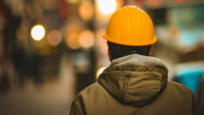 Români vulnerabili, exploatați de mai mulți ani în „hoteluri sociale” din Germania. Cum funcționează frauda organizată în care sunt implicați sute de imigranți