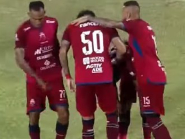 Cea mai slabă echipă din campionat a condus la pauză, spre surprinderea tuturor, dar în repriza a doua a urmat ”măcelul”