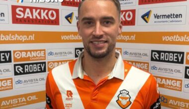 La doar 8 zile după ce și-a anunțat retragerea din fotbal, Ubbink a fost prezentat la o nouă echipă