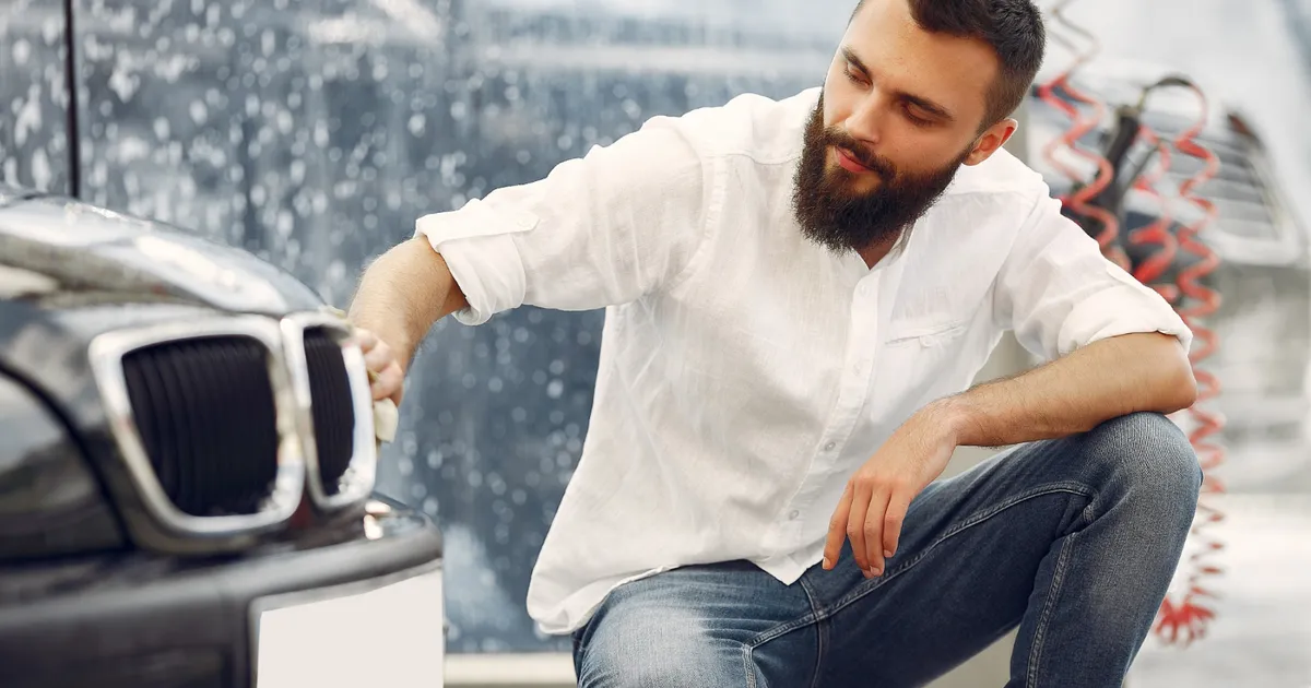 Amendă 725 lei dacă circuli cu mașina murdară prin oraș. Se aplică dacă ai și roțile murdare? • Newsweek România