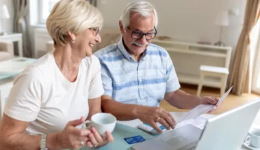 Cine poate scăpa de plata CASS la pensie? Un pensionar a reușit prin depunerea unui document • Newsweek România