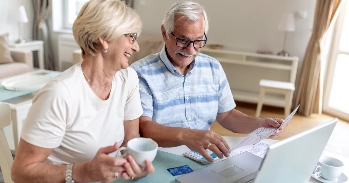 Cine poate scăpa de plata CASS la pensie? Un pensionar a reușit prin depunerea unui document • Newsweek România