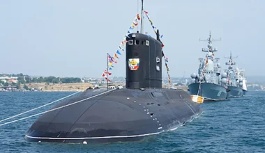 Rușii au scufundat barje la intrarea în portul Novorossiisk de teama Ucrainei. Și-au blocat Flota Mării Negre • Newsweek România