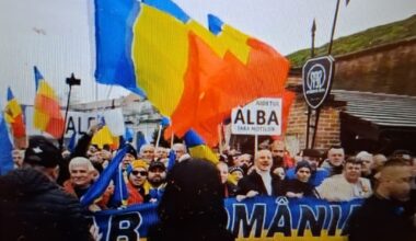 George Simion și Călin Georgescu, mitinguri separate la Alba Iulia, de Ziua Națională