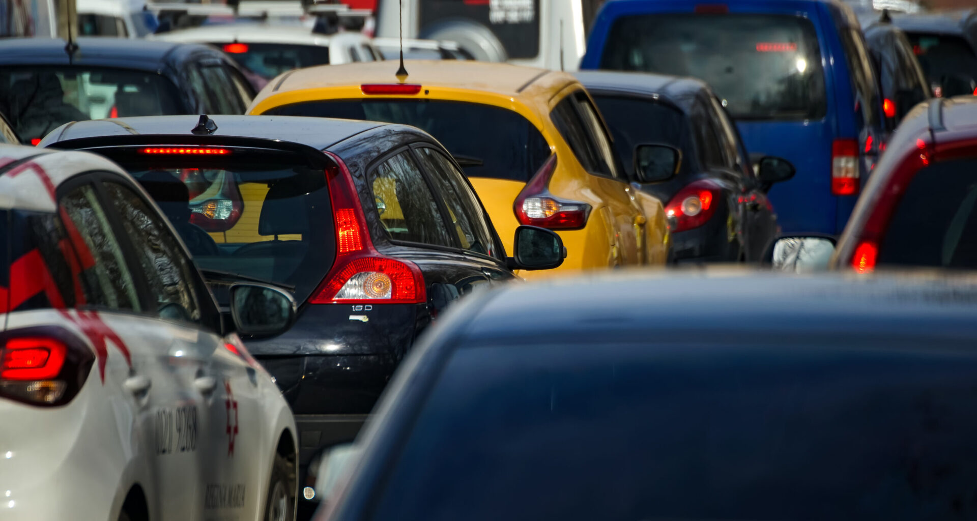 Anul 2026 vine cu schimbări majore pentru șoferi. Cum vor funcționa radarele inteligente și cum se aplică amenzile