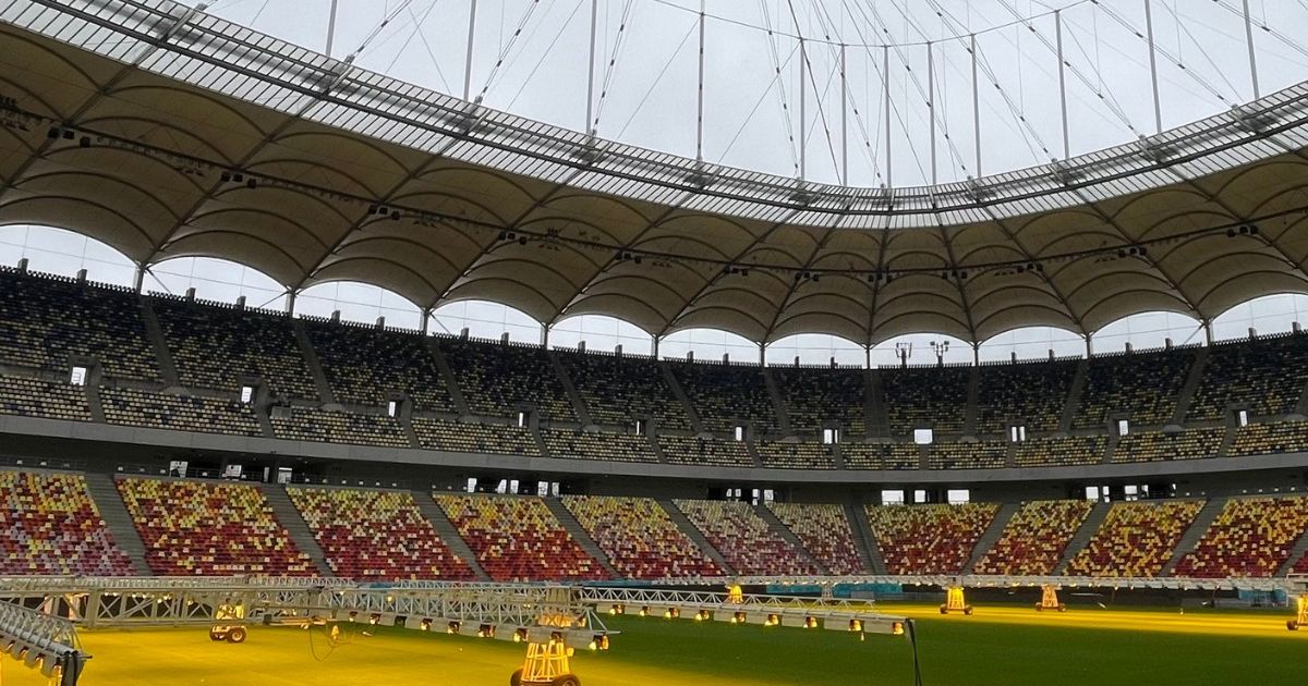 E gata Arena pentru FCSB - Dinamo? FOTO. Cum arată gazonul cu o zi înainte de Derby de România. Ce s-a întâmplat cu tavanul care s-a desprins săptămâna trecută