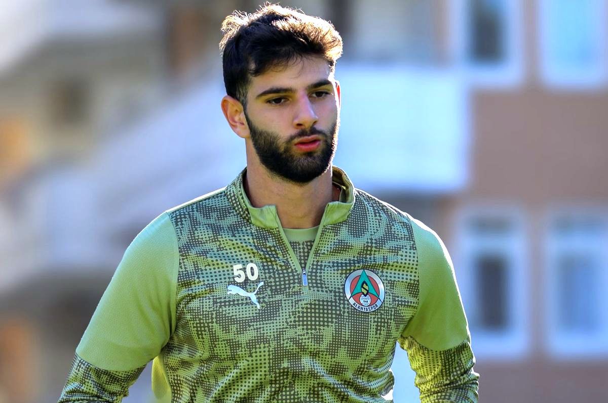 Îl vor pe Umit Akdag! Mercato de iarnă ar putea debuta cu un transfer spectaculos!