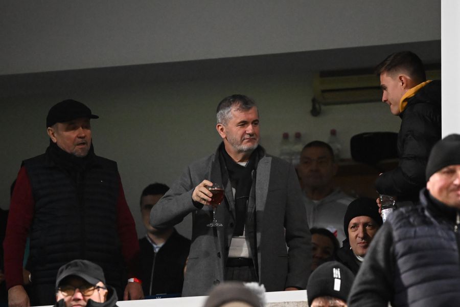 Cum a fost surprins Valeriu Iftime la FC Botoșani - Rapid: a încălcat legea și riscă sancțiuni