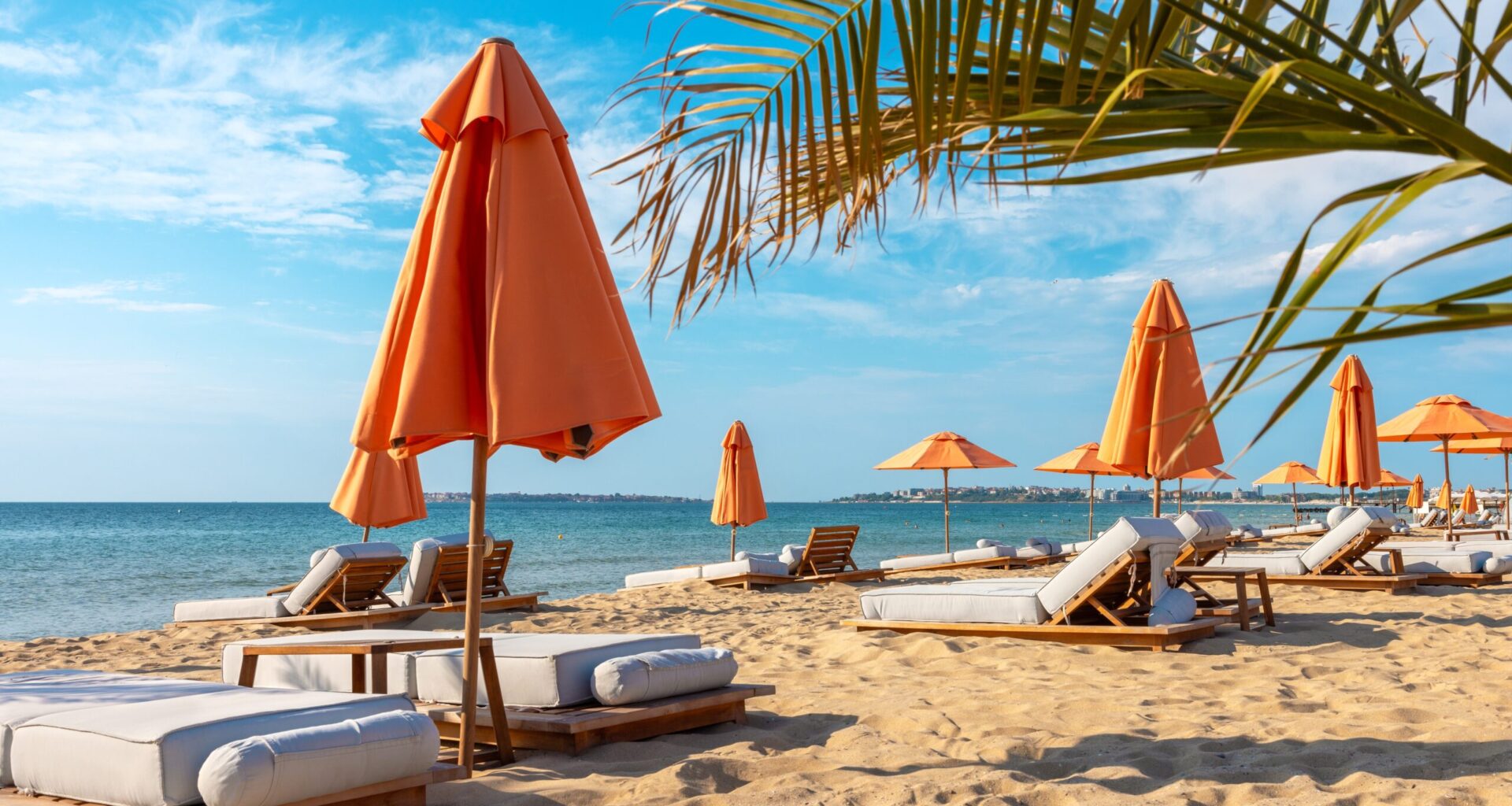 Cât va costa un sejur de 7 zile în Bulgaria, după trecerea la moneda euro, din 2026. Cât plătesc turiștii pentru cazarea la un hotel de 3 stele