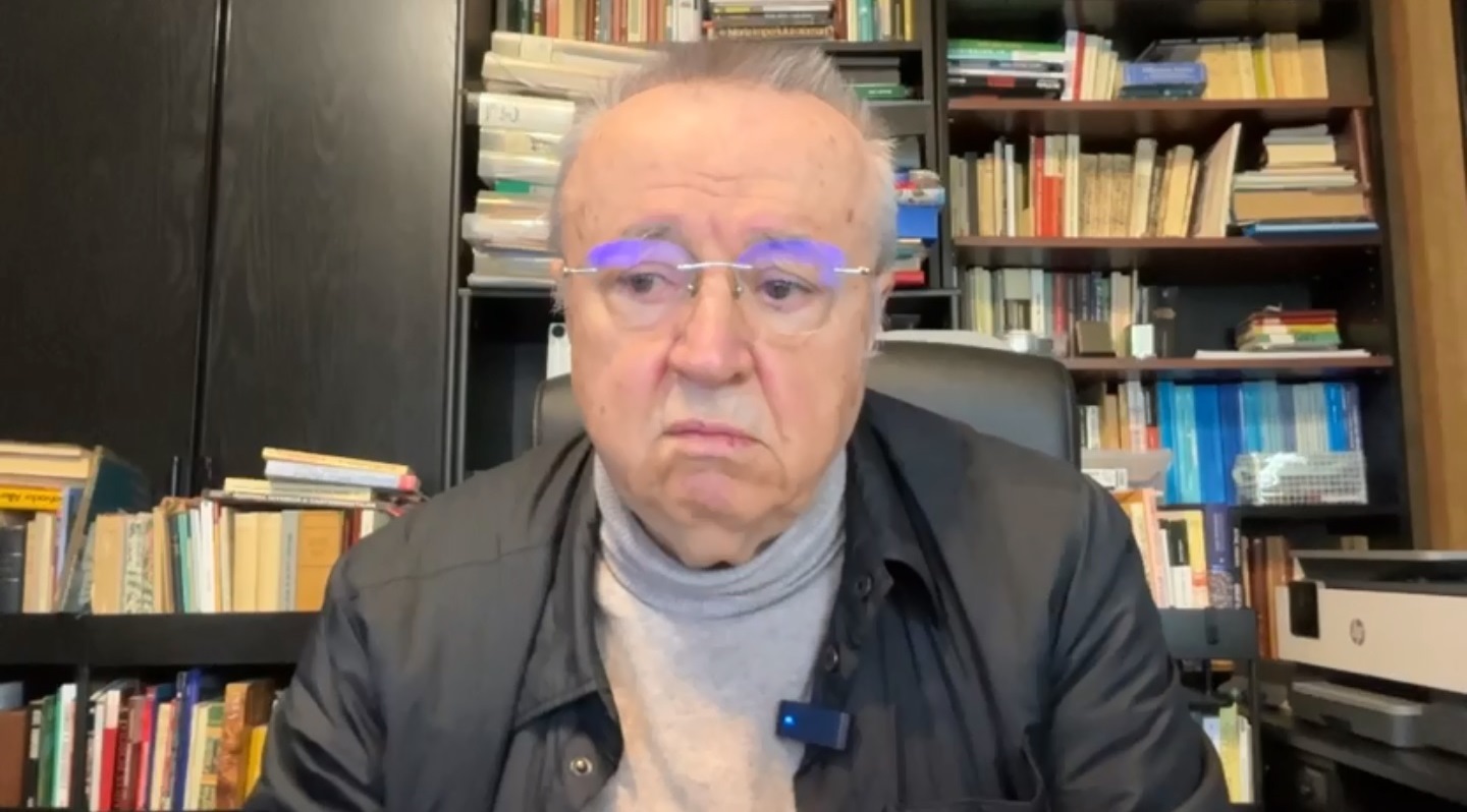 „Bolojenista Adriana Săftoiu întoarce TVR la vremurile de tristă amintire ale lui Ion Iliescu”