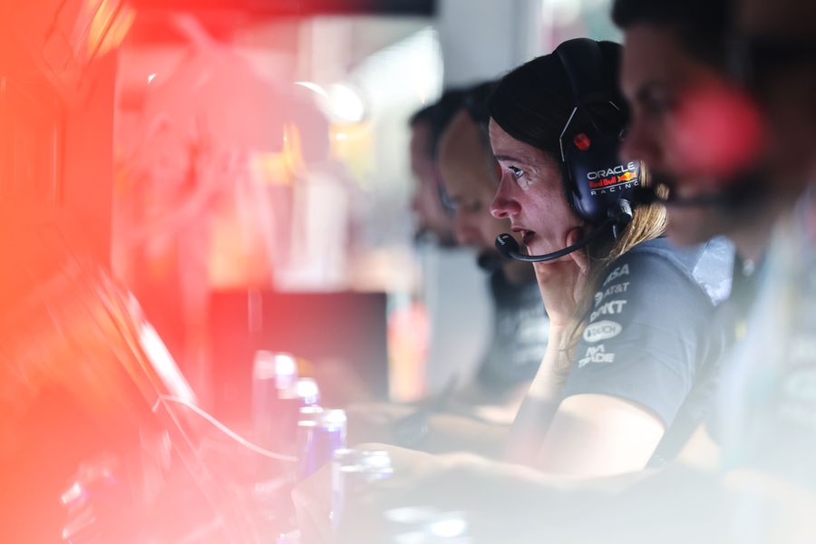 Ea a luat decizia CRITICĂ pentru victoria lui Max Verstappen! Detalii din paddock: „Toată lumea mă întreba: «Ești sigură că vrei să faci asta?»”