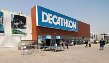 GDPR România: Decathlon, amendat cu 10.000 de euro pentru o breșă de securitate cibernetică. Ce date personale au accesat hackerii