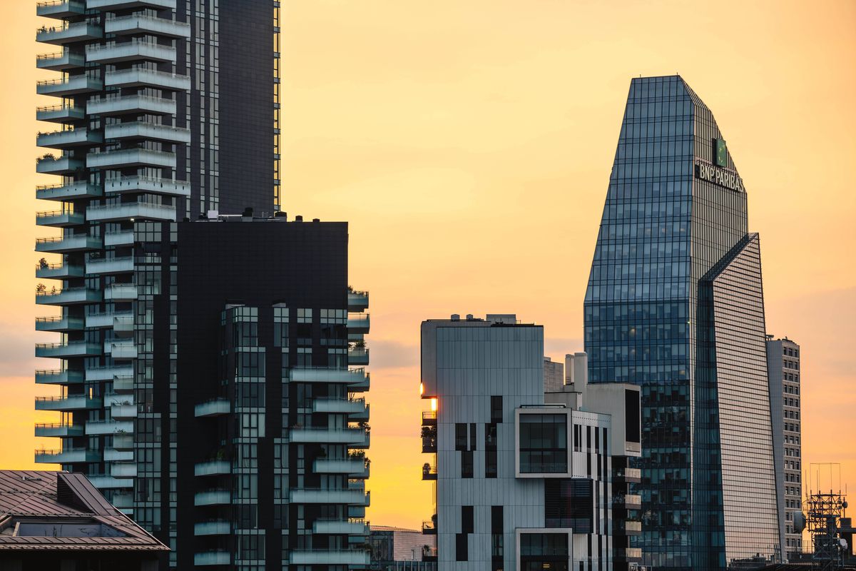 penthouse de 5 milioane de euro la etajul 34, piscină interioară, mobilier de la designeri faimoși + Ce cartier de lux a ales Cristi Chivu