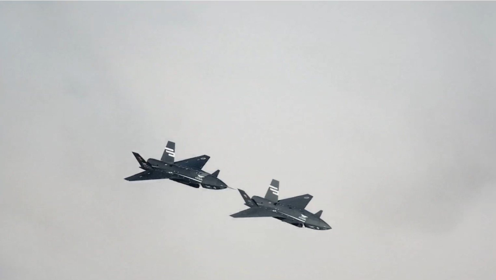 Premieră mondială în aviație: Dronele Kizilelma au executat primul zbor în formație complet autonom (VIDEO)