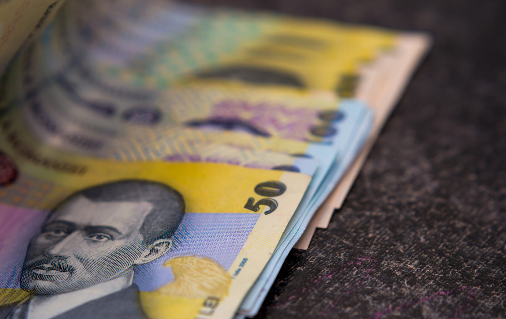 EXCLUSIV Ce companii de stat au oferit prime de sărbători în 2025 și cât de mari au fost acestea - Economedia.ro