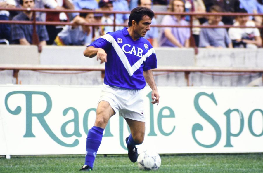 Cum își amintesc italienii de Gică Hagi și de Răducioiu » „Cenușăreasa cu călcâie tari ca marmura și fața acră a unui fermier mutat la oraș” + „Când intra în careu, i se stingea becul!”