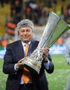 Mircea Lucescu și Cupa UEFA, cucerită în 2009, cu Shakhtar Foto: Imago