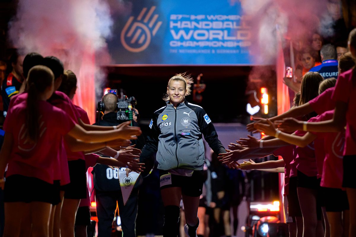 37 de ani, job în poliție și start diferit de carieră