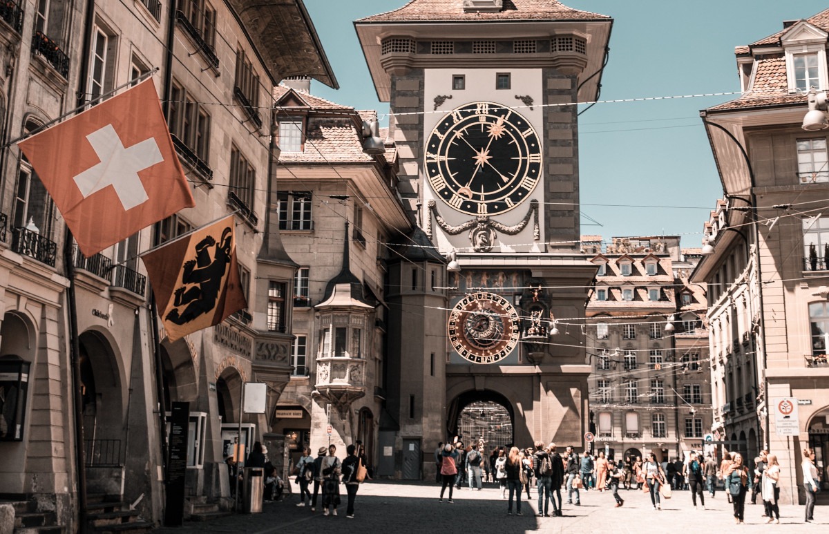 Alegătorii elveţieni au respins cu o majoritate covârşitoare o taxă de 50% pe averile moştenite de bogaţi