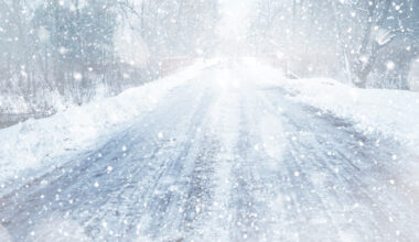 A intrat în vigoare codul galben de ninsori viscolite și polei. Mai multe zone din țară, vizate de avertizarea meteo. Vremea în Capitală