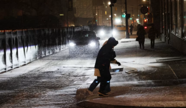 Stare de urgență în New York. Peste 1.700 de zboruri au fost anulate din cauza zăpezii