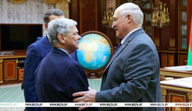 UPDATE - SUA ridică sancţiunile impuse Belarusului pentru potasă / Minskul eliberează 123 de deţinuţi politici, printre care laureatul premiului Nobel pentru Pace Ales Bialiaţki - presă