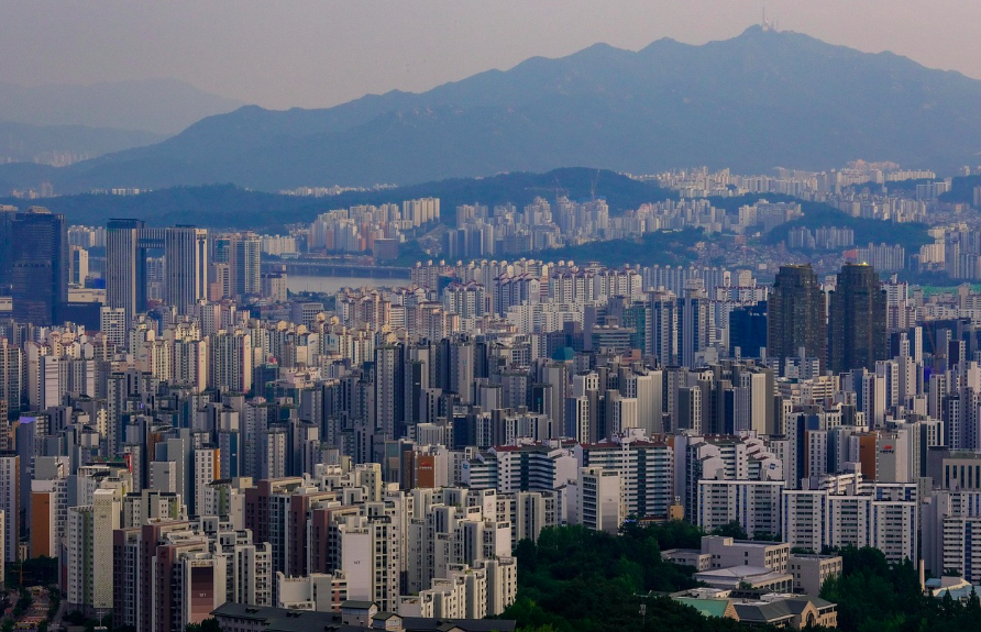 Topul celor mai scumpe orașe din lume pentru viața socială. Care sunt cele 15 metropole