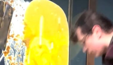 Patru persoane, arestate după ce au vandalizat o vitrină care adăpostește bijuterii ale Casei Regale, în Turnul Londrei: ”Democraţia s-a prăbuşit” VIDEO