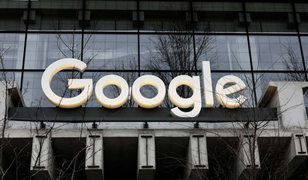 Google readuce masiv foști angajați pentru a accelera dezvoltarea inteligenței artificiale