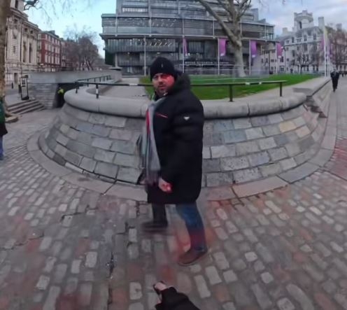 Hoț de buzunare român, deconspirat de un cunoscut influencer. „Ai venit din nou aici să furi?” VIDEO