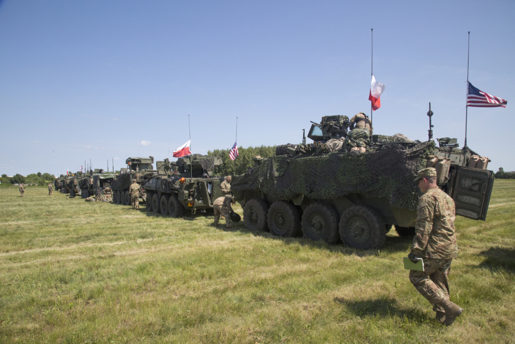 250 de vehicule blindate testate în luptă pentru doar 1 dolar. De ce sunt americanii atât de generoși