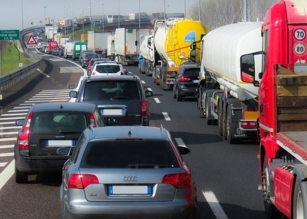 O mare companie de ride-sharing este acuzată că a acceptat șoferi cu cazier, inclusiv pentru jaf și viol. Ce element de siguranță ar fi luat în calcul angajatorul