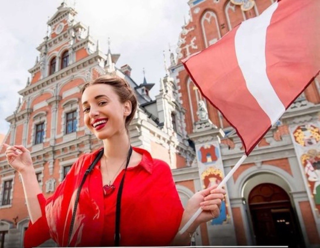 O țară europeană cunoscută pentru femeile sale frumoase se confruntă cu o penurie de bărbați. La ce soluție recurg