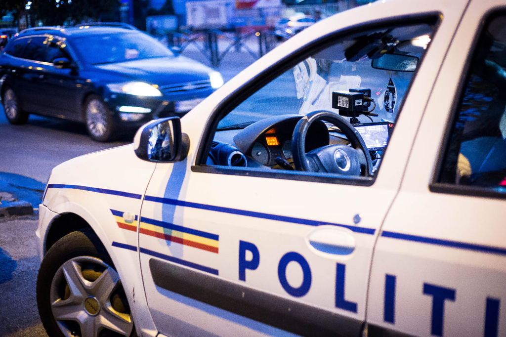 Alunecare de teren pe cel mai aglomerat drum național din România. S-a instituit o restricție parțială de circulație