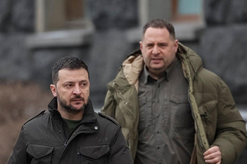 cum s-a prăbușit „sistemul” care părea de neclintit