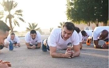 Emmanuel Macron, la pământ! Provocarea acceptată de președintele Franței VIDEO