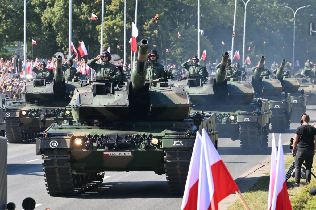 Polonia cumpără un combinat siderurgic care poate produce blindaj pentru tancuri. Uzina falimentase sub conducerea Liberty, care are combinatul de la Galați