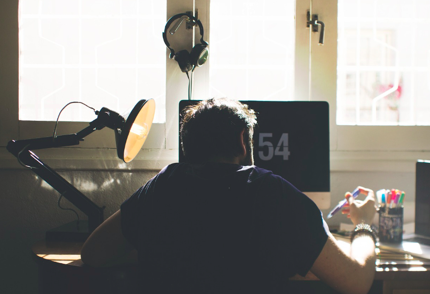 biroul viceprimarului a fost mutat în cimitir, între morminte