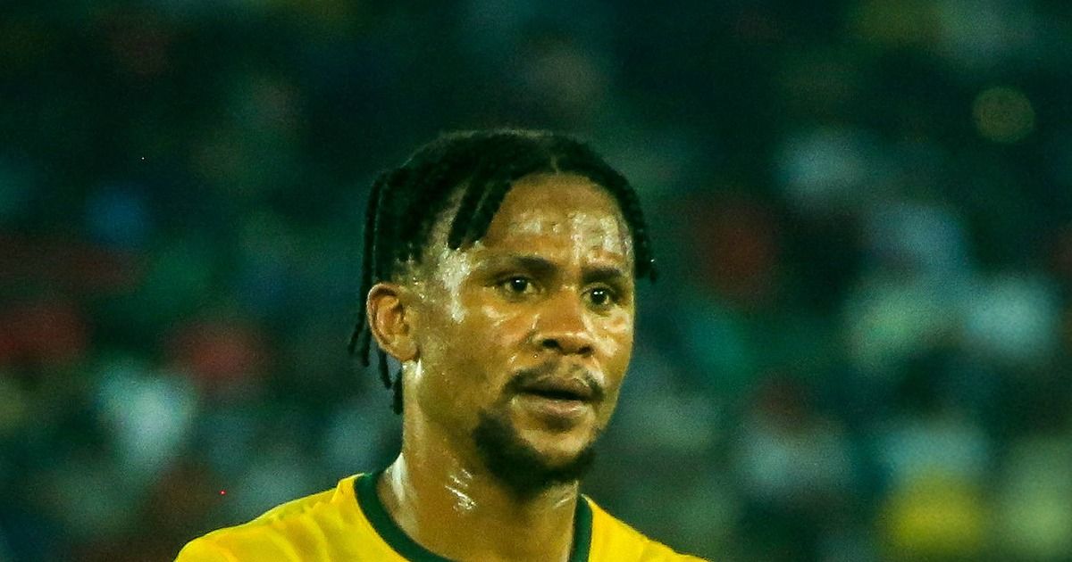 „L-a făcut praf”. Ngezana, stoperul FCSB, criticat de sud-africani după debutul la CAN. Turneul s-ar putea prelungi pentru el