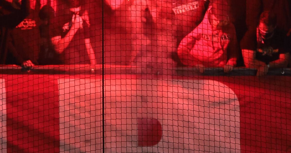 Insultați, scuipați, bătuți! Revoltător: ultrașii s-au răzbunat pe propriii jucători