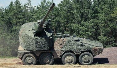 Londra și Berlinul pariază pe super-mobilitate: Obuziere RCH 155 care trag din mers; tunul de 155 mm e montat pe vehicule blindate BOXER