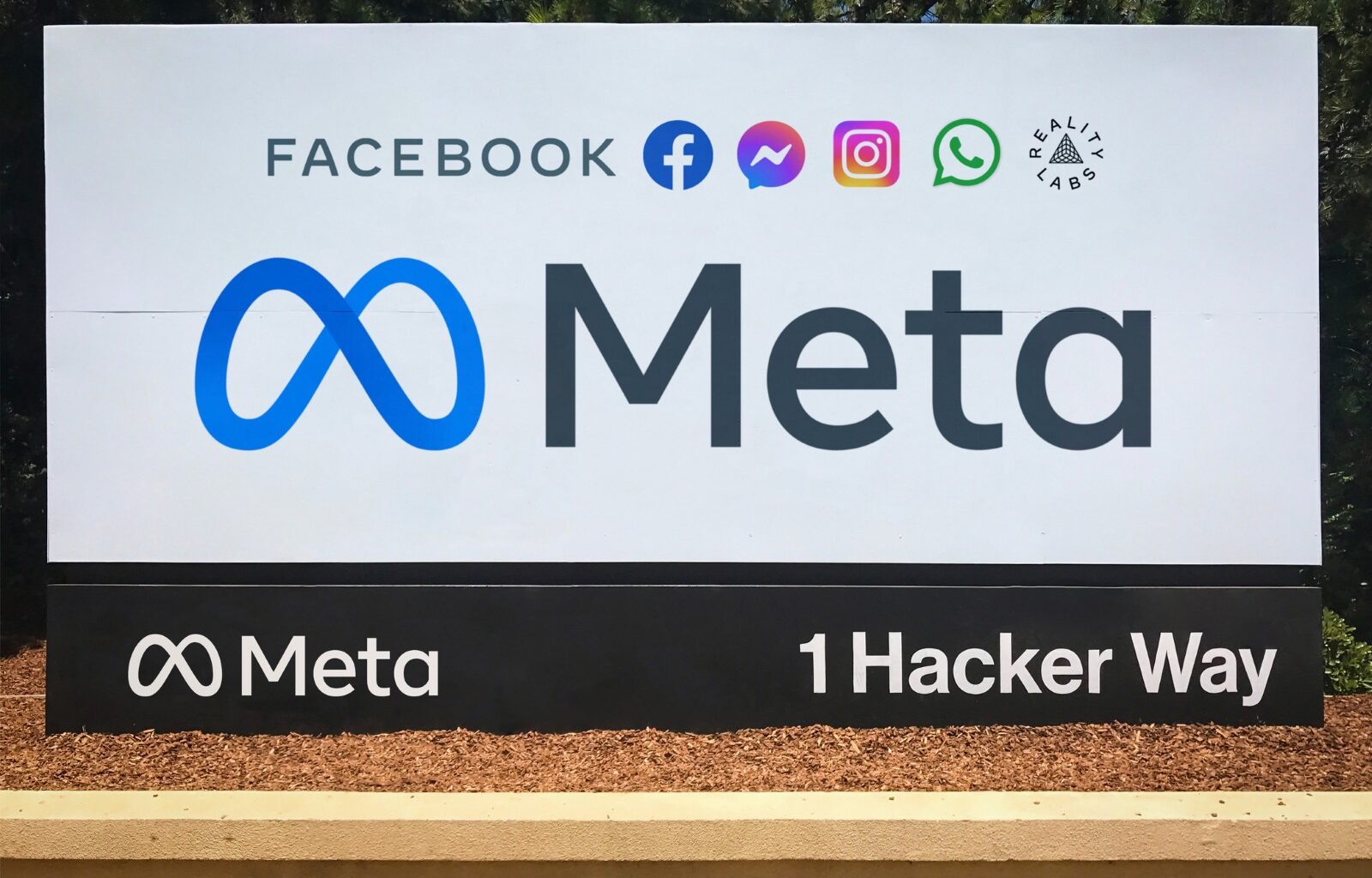 Șeful de design de la Apple pleacă la Meta pentru a conduce o parte din divizia de realitate mixtă