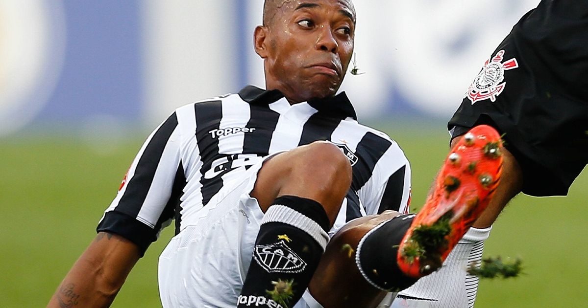 „Vorbește singur”. Robinho are probleme grave după aproape doi ani de închisoare. Colegul de celulă s-a sinucis lângă el!