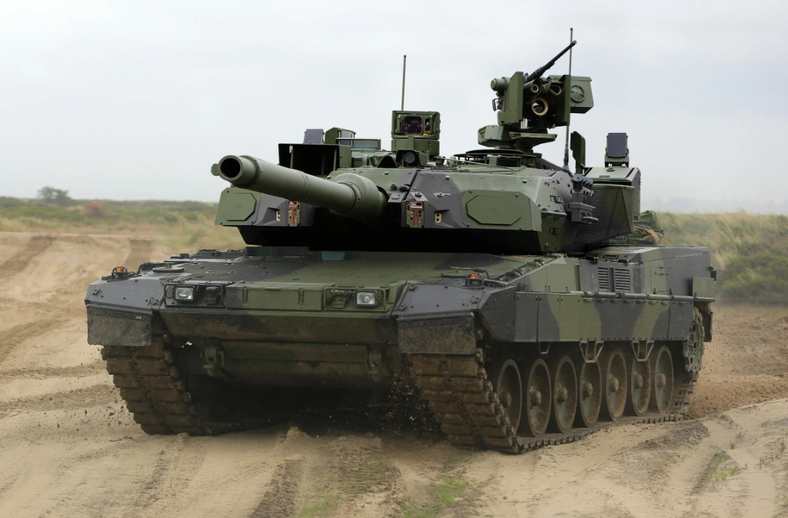 Cel mai bun tanc german Leopard 2 se "fabrică" în Cehia: Sute de Leopard 2A8 vor avea carena produsă de Tatra Defence