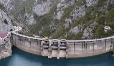 Chinezii construiesc cel mai mare baraj hidroenergetic din lume. Care este valoarea amețitoare